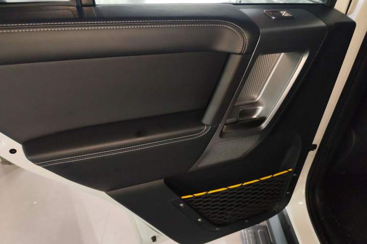 Used  V23 2025 401 Two-Wheel Drive Advanced Edition
