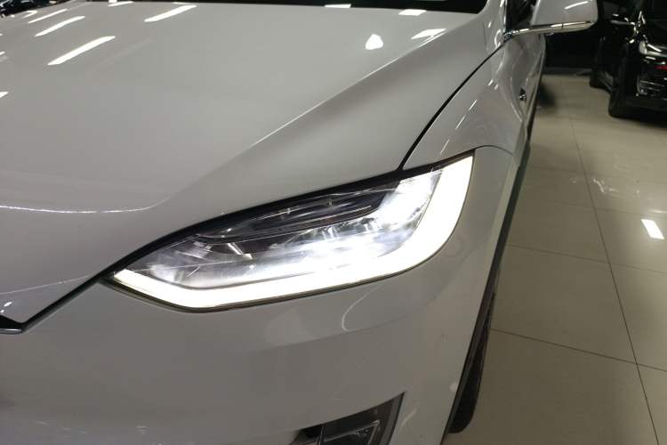 Used Tesla Model X 2019 Long-Range Version
