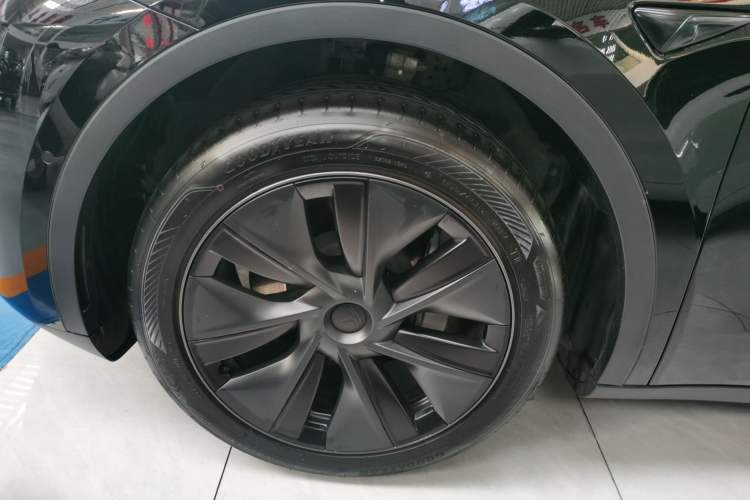 Used Tesla Model Y 2023 Rear-Wheel-Drive Version
