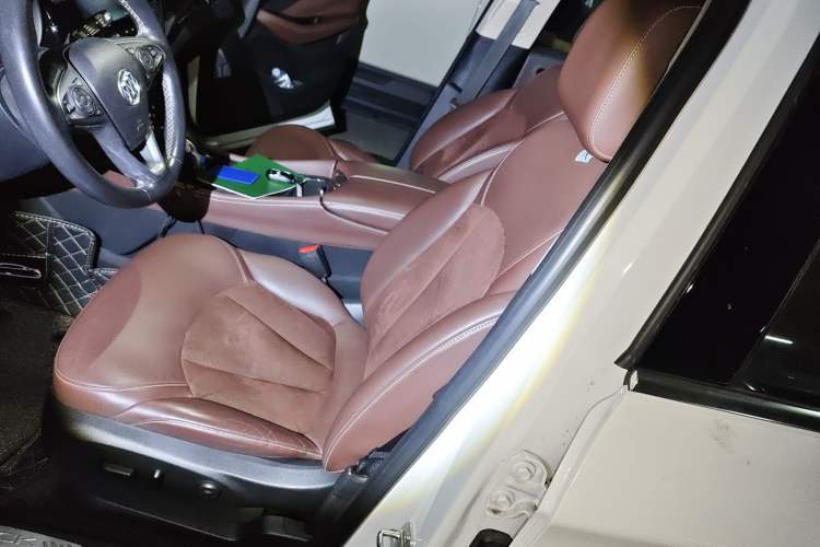 Used Buick Envision 2015 20T Two-Wheel-Drive Elite Model
