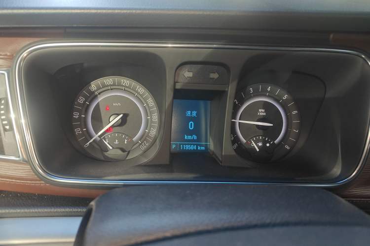 Used Buick GL8 2018 28T Luxury Model China VI Standard
