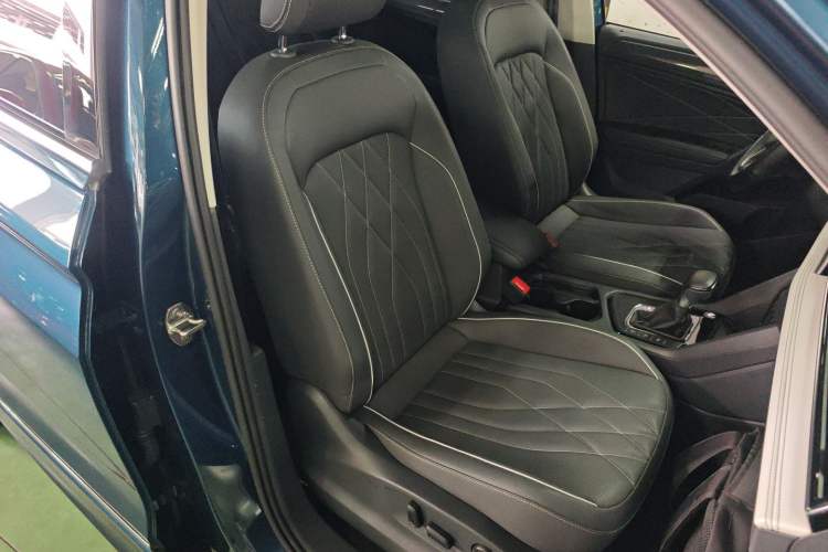 Used Volkswagen Tiguan L 2022 330TSI Automatic Two-Wheel Drive R-Line Enhanced Edition
