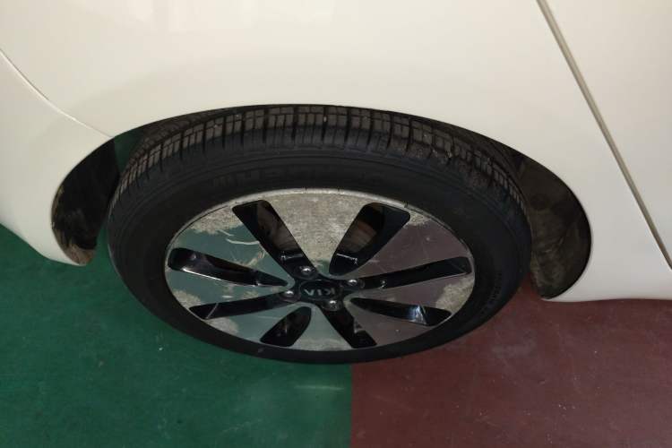 Used Kia K2 2012 Hatchback 1.6L AT Premium Commemorative Edition
