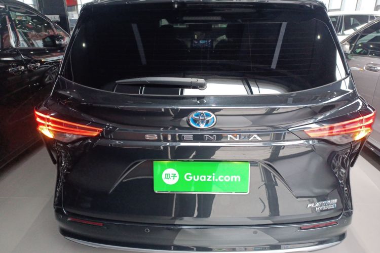 Used Toyota Sienna 2023 2.5L Hybrid Platinum Edition