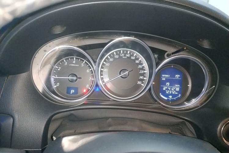 Used Mazda CX-5 2015 2.0L Automatic Two-Wheel Drive Urban Version
