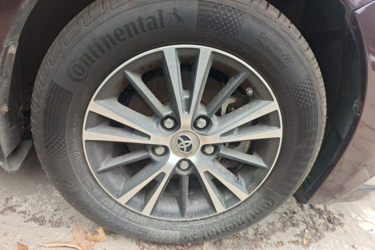 Used Toyota Levin 2016 Dual-Engine 1.8H GS E-CVT Elite Model with Sunroof