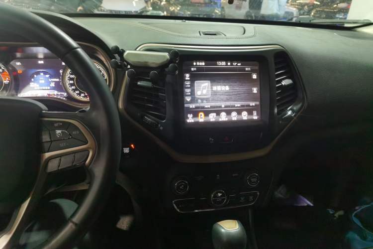 Used  Cherokee 2016 2.0L Superior Edition
