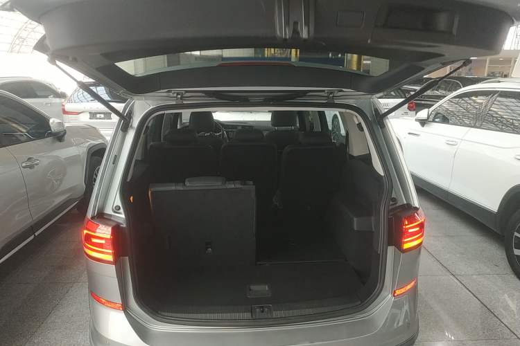 Used Volkswagen Touran 2018 Volkswagen Touran L 280TSI DSG Boundary Edition 7 Seats China VI Standard