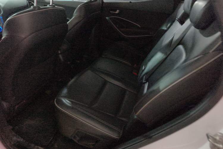 Used Hyundai Santa Fe 2017 2.0T Automatic Two-Wheel Drive Smart Version 7 Seats
