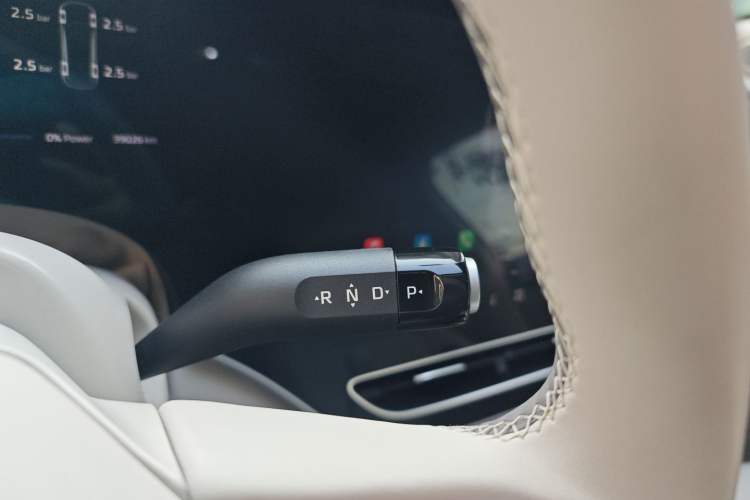 Used  F7 2023 Advanced Pro Edition
