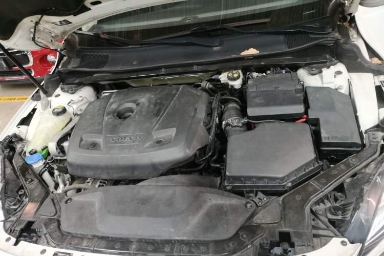 Used Volvo V40 2017 T3 Zhiya Edition
