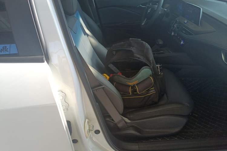 Used Buick Velite 6 2023 430km Range Commuter Version
