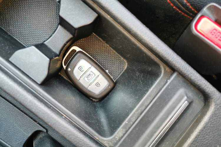 Used Hyundai Elantra (5th Generation / Langdong) 2015 1.6L Automatic Leading Model