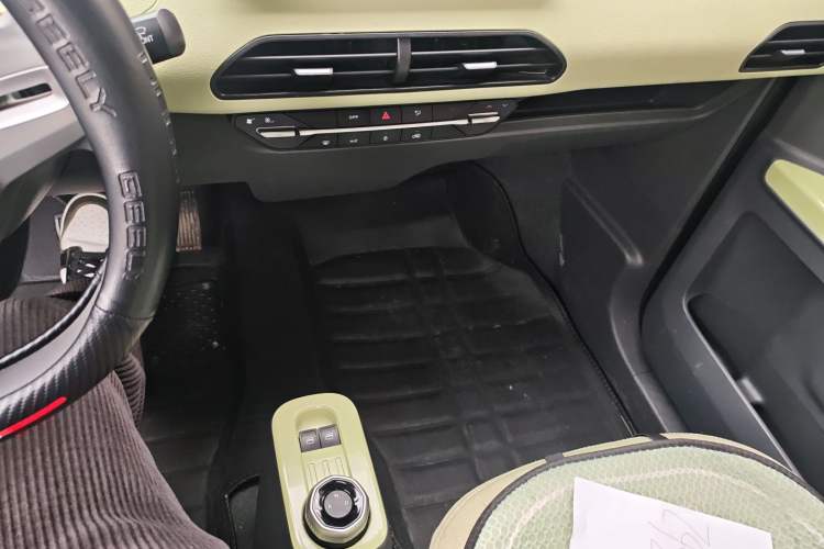 Used Geely Galaxy Panda 2024 Panda Mini 200km Endurance Bear