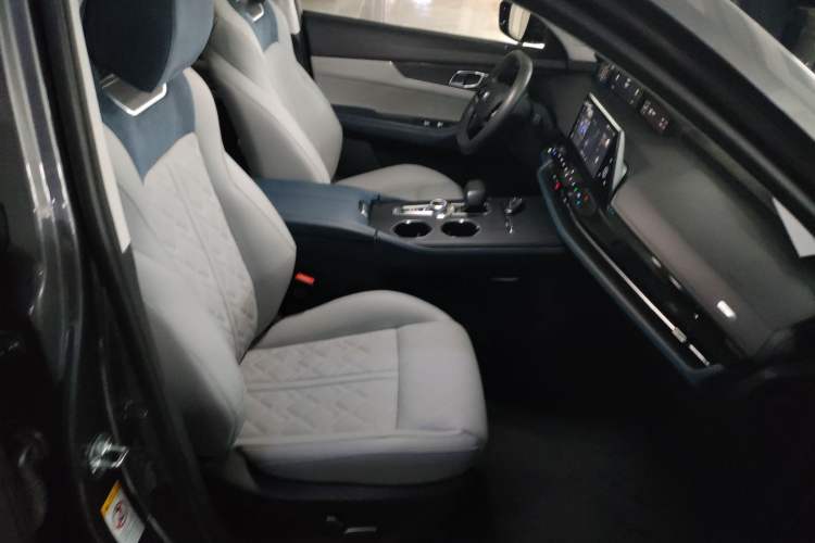 Used Changan UNI-K iDD 2022 Blue Whale iDD 130km 1.5T Excellence Model
