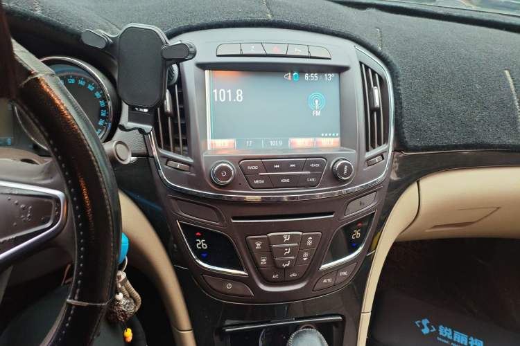 Used Buick Regal 2015 2.0L Leading Fashion Edition