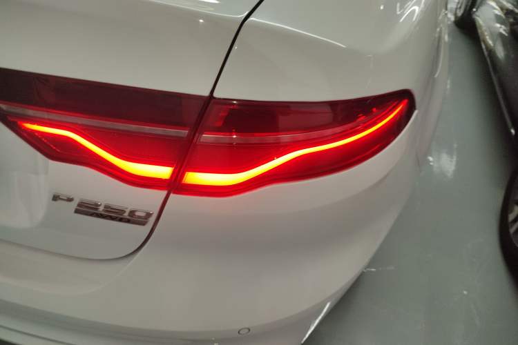 Used Jaguar XEL 2020 2.0T 200 PS R-DYNAMIC S Advanced Sport Edition
