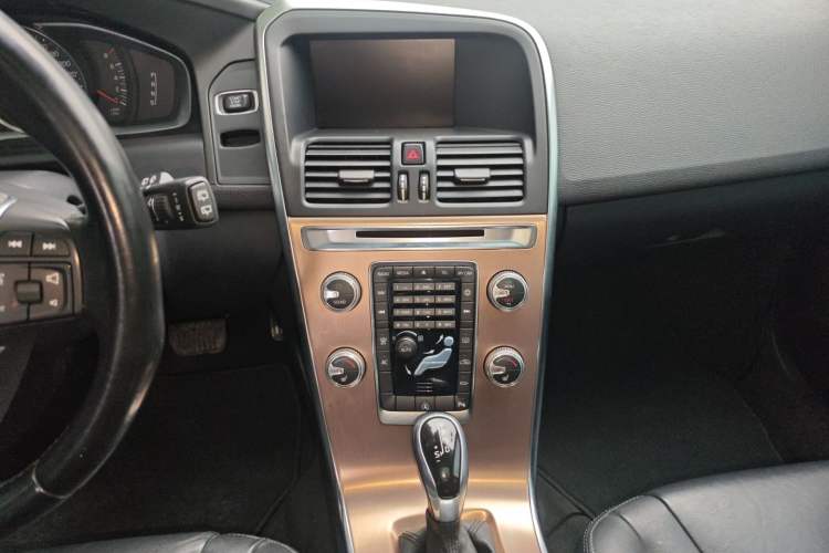 Used Volvo XC60 2015 T5 Smart Upgrade Model
