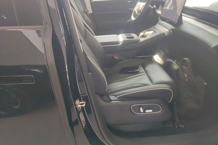 Used XPeng X9 2024 702 Ultra-Long Range Max