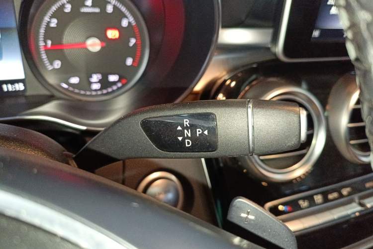 Used Mercedes-Benz GLC 2019 GLC 260 L 4MATIC Dynamic Model