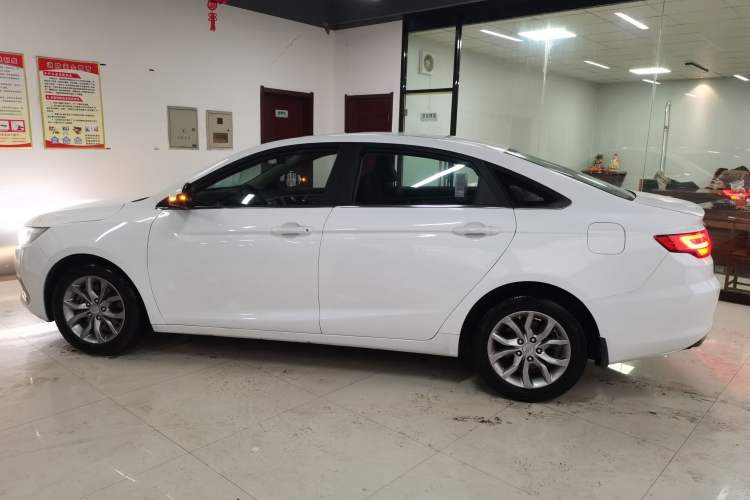 Used Geely Auto Emgrand GL 2017 1.8L Manual Elite Model
