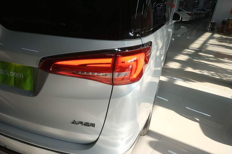 Used Buick GL8 2017 ES 28T Comfort Model China V Standard
