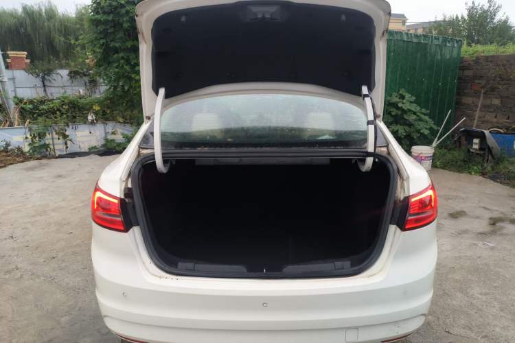 Used Ford Escort 2015 1.5L Automatic Fashion Model
