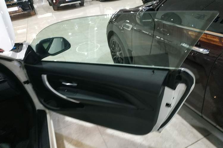 Used BMW 4 Series 2016 420i Fashion Model
