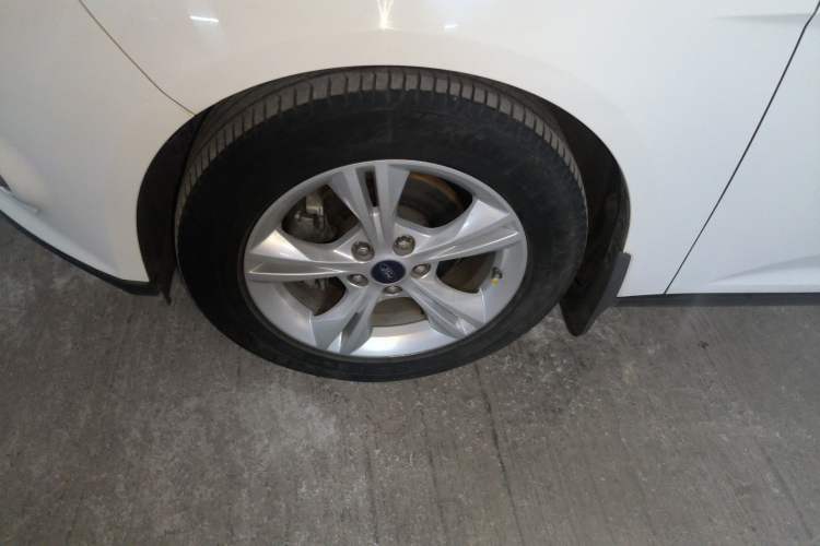 Used Ford Focus 2012 Sedan 1.6L Manual Fashion Edition