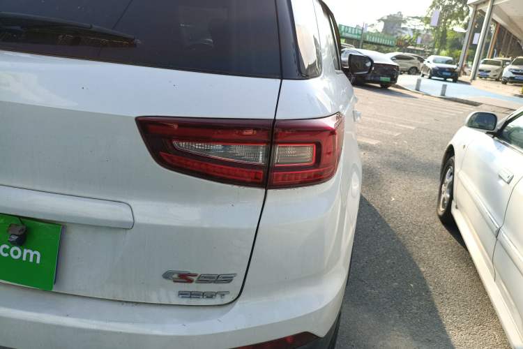 Used Changan CS55 2017 1.5T Manual Colorful Edition
