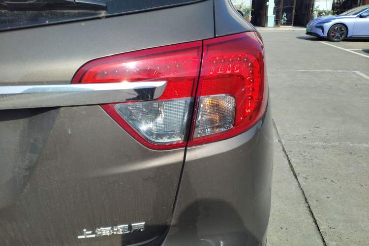 Used Buick Envision 2014 28T Four-Wheel Drive Elite Model
