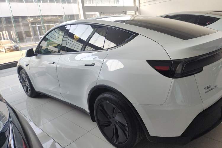 Used Tesla Model Y 2025 Rear-Wheel-Drive Version