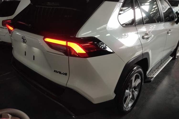 Used Toyota RAV4 2020 2.0L CVT Two-Wheel Drive Fashion PLUS Edition
