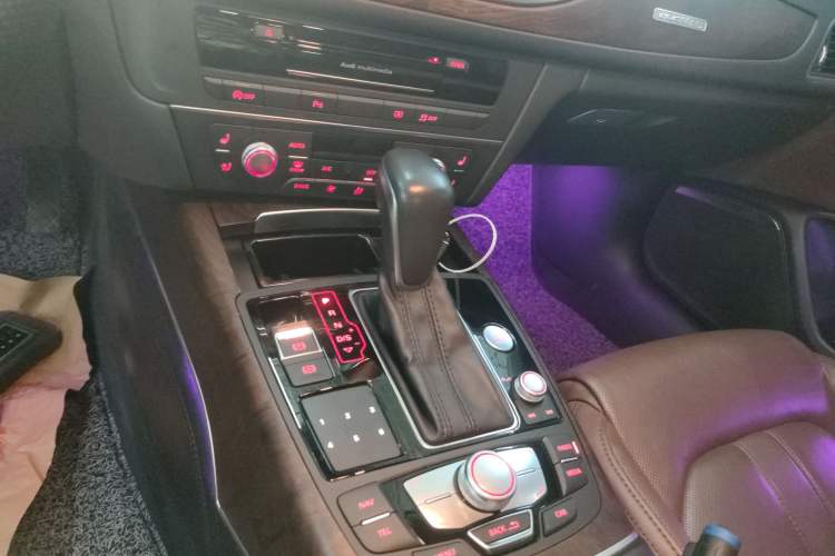 Used Audi A6L 2018 30th Anniversary Edition 45 TFSI quattro Luxury Model
