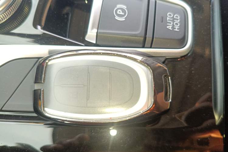 Used SAIC MAXUS G20 2023 Facelifted PLUS 2.0T Gasoline Automatic Luxury Edition