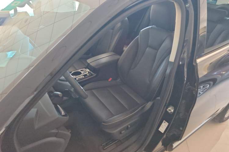 Used Buick Envision 2021 Encore Plus 652T Five-Seat All-Wheel-Drive Luxury Model
