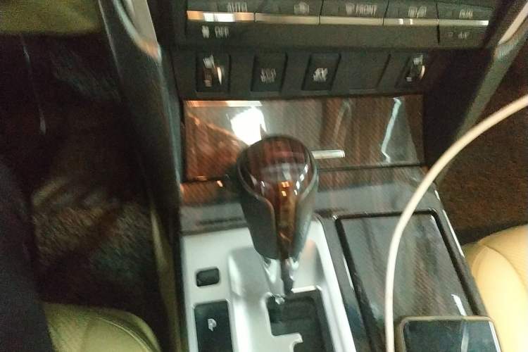 Used Toyota Camry 2015 Dual-Engine 2.5 HG Luxury Navigation Edition
