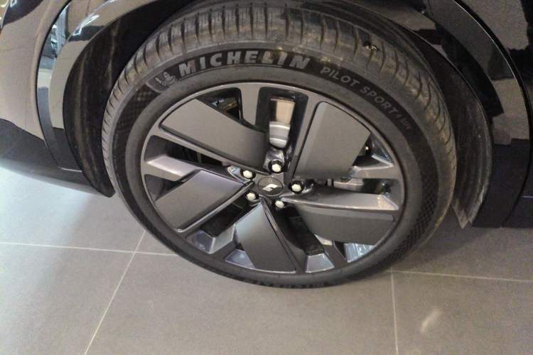 Used Li Auto L8 2025 Ultra Smart Refreshed Edition