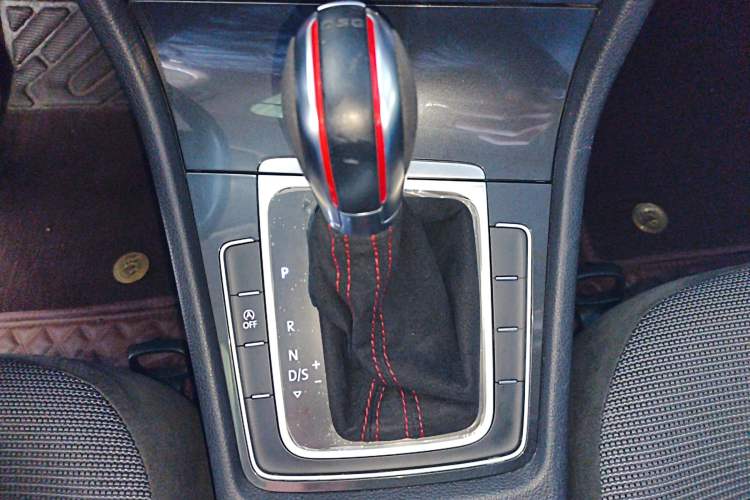 Used Volkswagen Golf 2019 280TSI DSG Comfort Version China VI Standard
