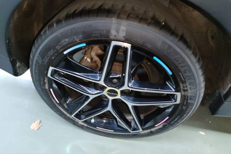 Used Roewe RX5 2023 PLUS 330TGI Automatic Trendsetting Smart Edition
