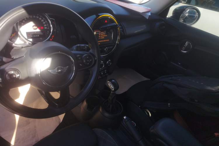 Used  MINI 2016 1.5T COOPER
