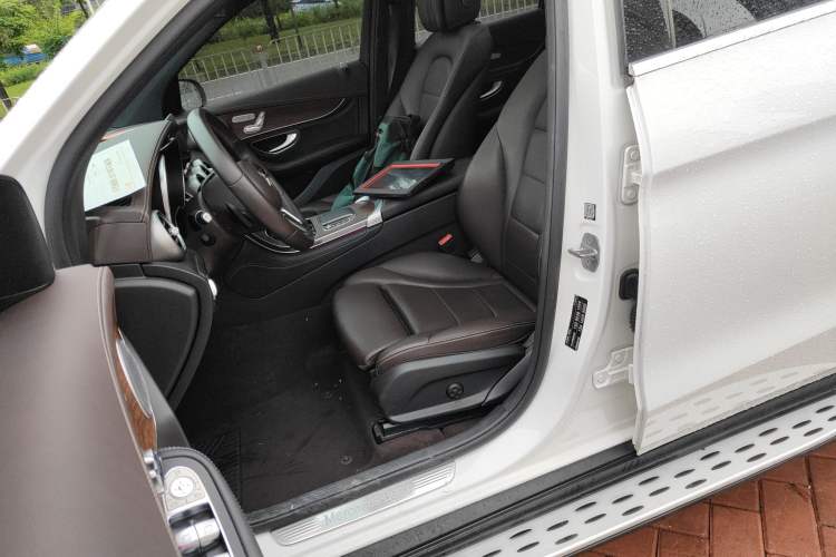 Used Mercedes-Benz GLC 2020 GLC 300 L 4MATIC Luxury Model
