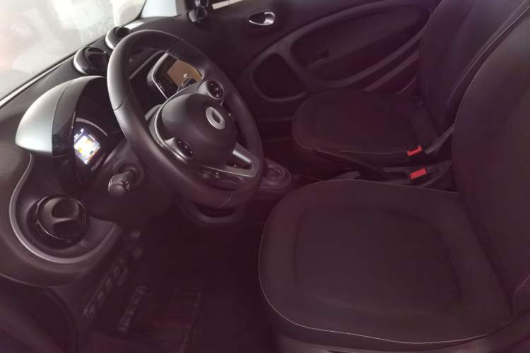 Used  fortwo 2017 1.0L 52kW New Sound Special Edition China V Emission Standard
