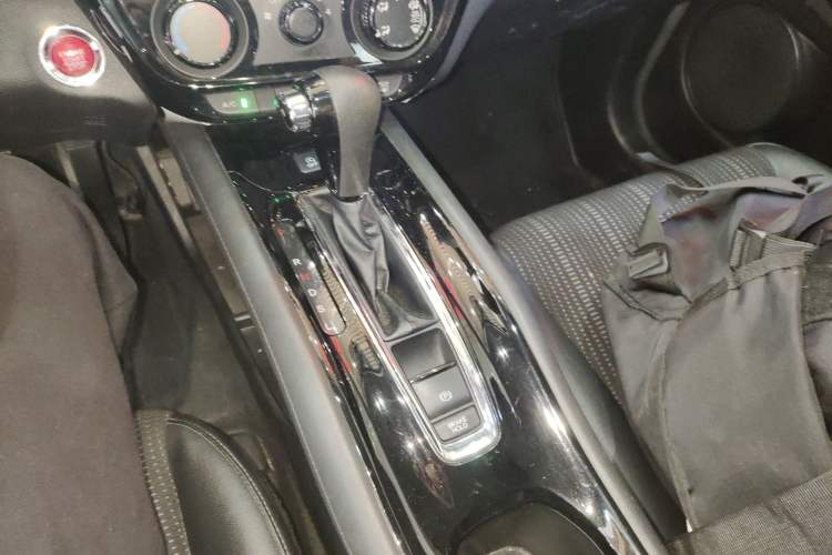 Used Honda Vezel 2017 1.8L CVT Front-Wheel Drive Pioneer Edition