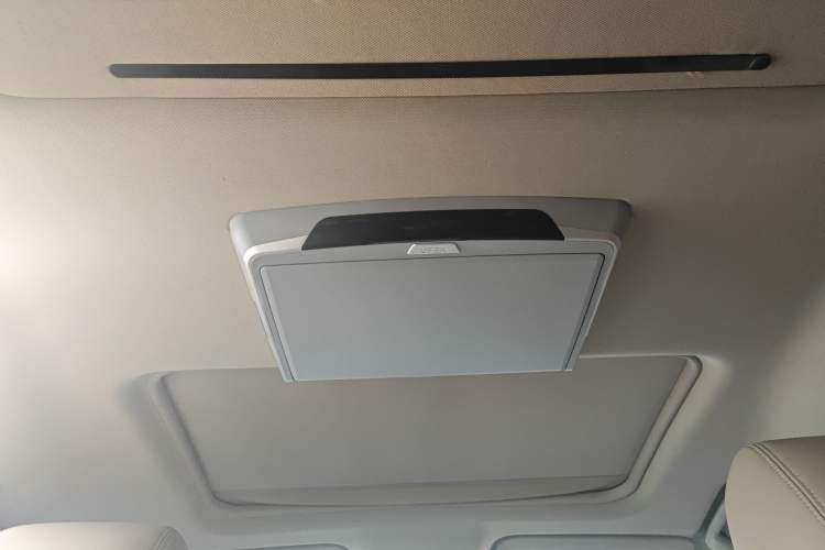 Used Buick GL8 2018 28T Luxury Model China VI Standard
