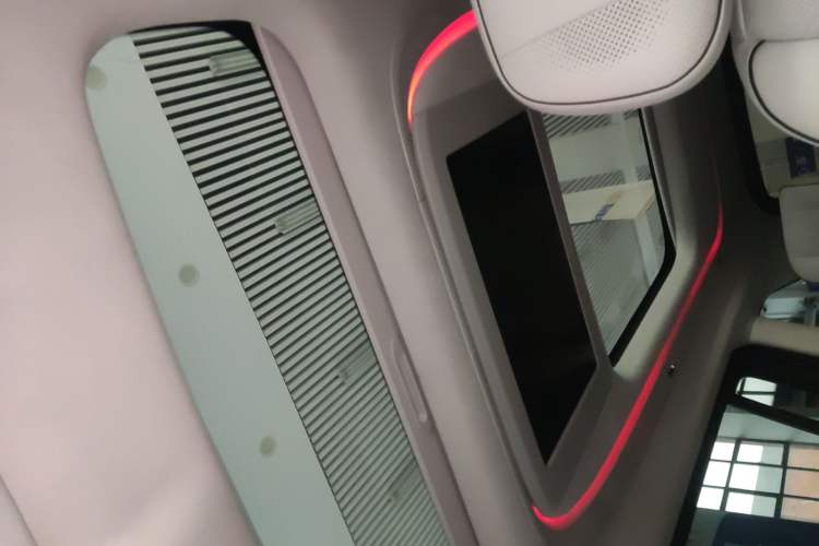 Used XPeng X9 2024 702 Ultra-Long Range Max
