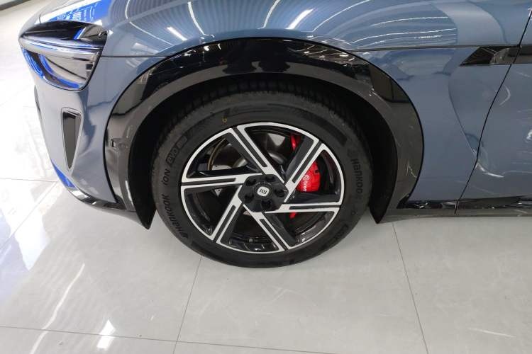 Used  YU7 2025 Ultra-Long Range High-Performance All-Wheel-Drive Max Edition
