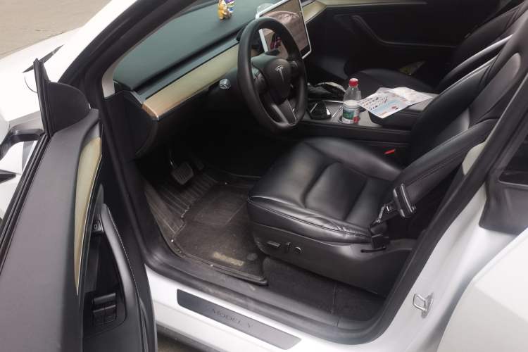 Used Tesla Model Y 2022 Rear-Wheel-Drive Version
