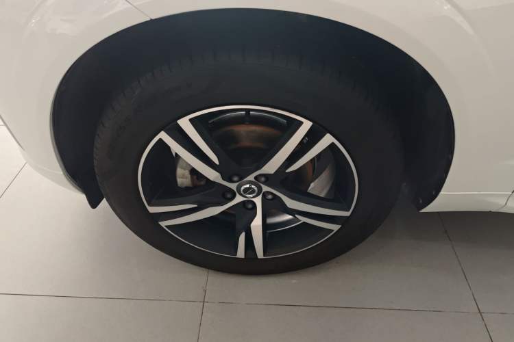 Used Volvo XC60 2019 T5 4x4 Zhiyuan Sport Edition China V Standard