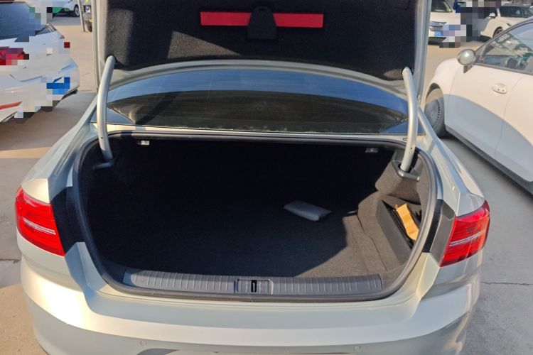 Used Volkswagen Magotan 2019 330TSI DSG Leading Edition China V Standard
